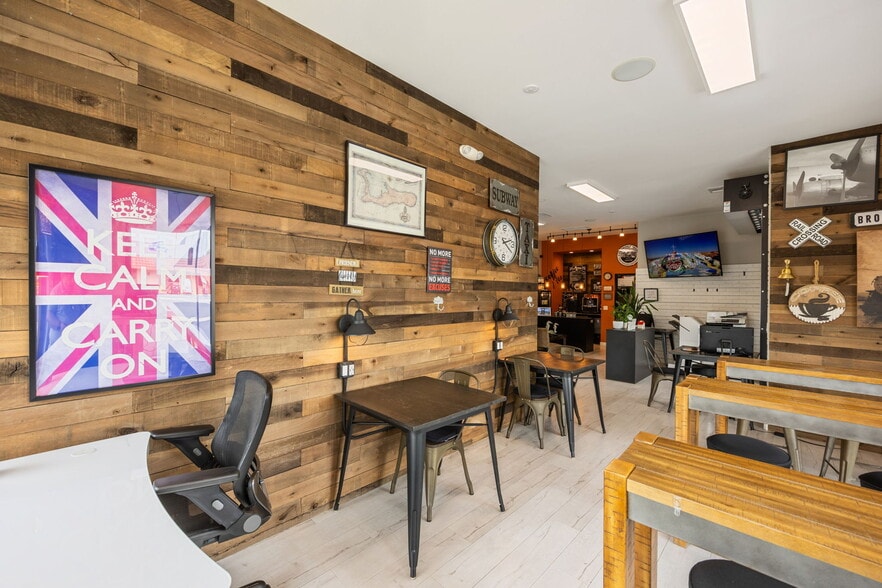 More Photos Of 20605 Soledad Canyon Rd, Canyon Country Office For Sale