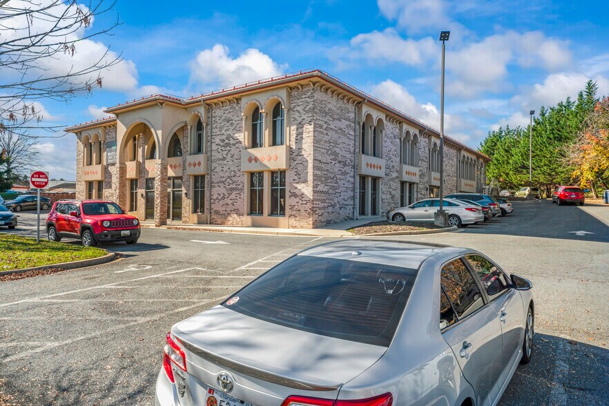 More Photos Of 46B Thomas Johnson Dr, Frederick Medical For Sale