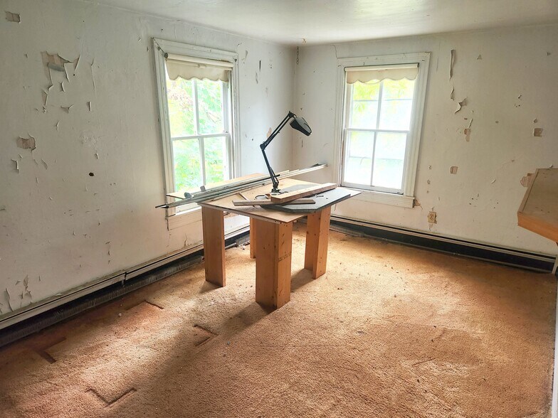 More Photos Of 26500 Clarksburg Rd, Damascus Storefront Retail Residential For Sale