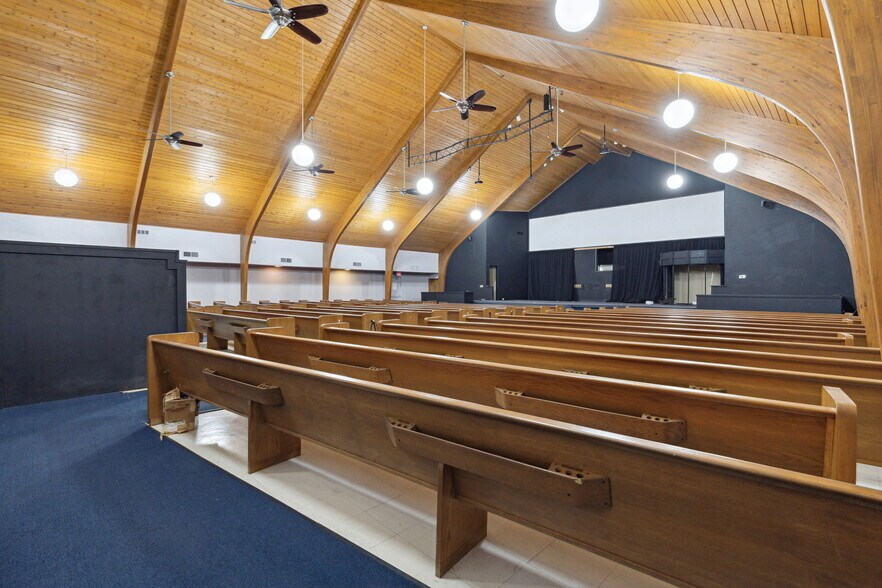 More Photos Of 1919 S Collins St, Arlington Religious Facility For Sale