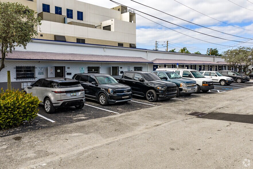 More Photos Of 2610-2619 NW 4th St, Fort Lauderdale Warehouse For Lease