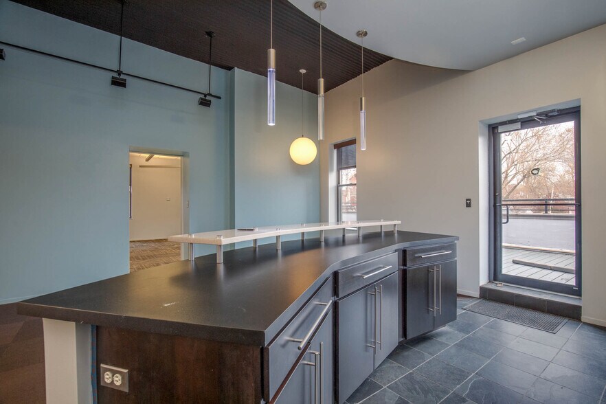 More Photos Of 3008-3030 S Grand Ave, Saint Louis Office Residential For Lease