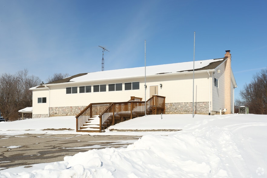 Primary Photo Of 4065 E Pierson Rd, Flint Lodge Meeting Hall For Sale