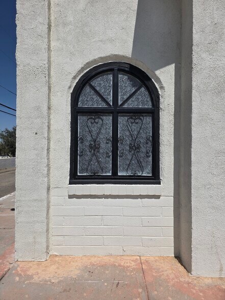 More Photos Of 113 S 6th Ave, Barstow Religious Facility For Sale