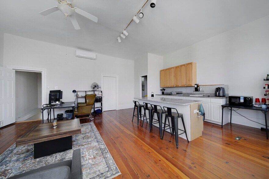 More Photos Of 117 Main St, Chester Office For Sale