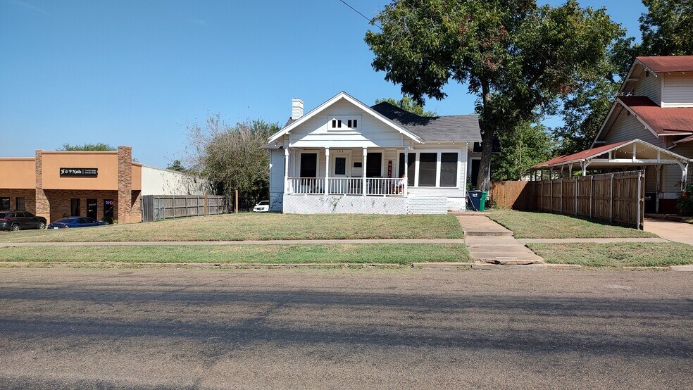 More Photos Of 522 W Main St, Brenham Healthcare For Sale
