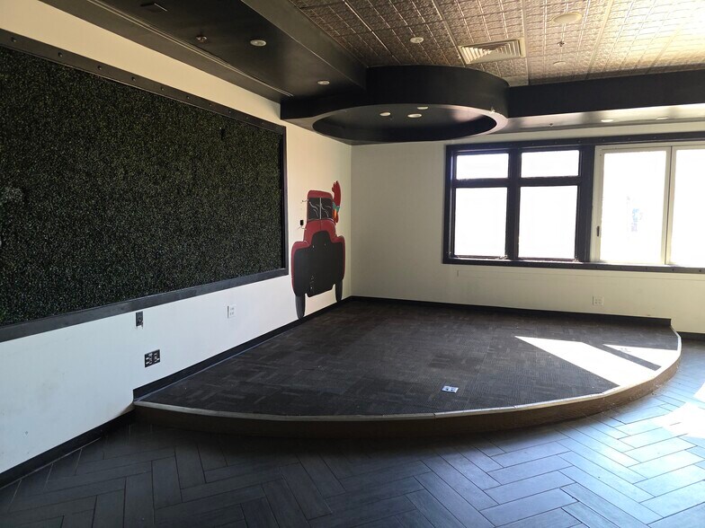 More Photos Of 1940 Cinema Dr, Rock Hill Restaurant For Lease