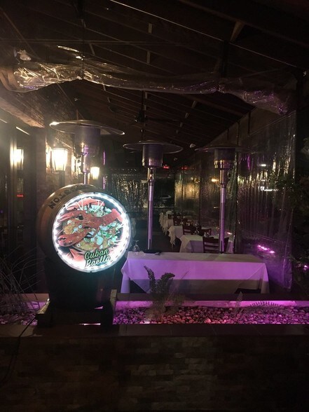 More Photos Of 14543 Memorial Dr, Houston Restaurant For Lease