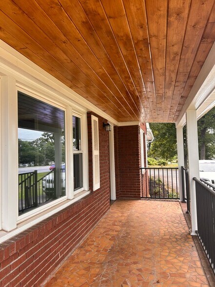 More Photos Of 1934 N Pleasantburg Dr, Greenville Medical For Lease