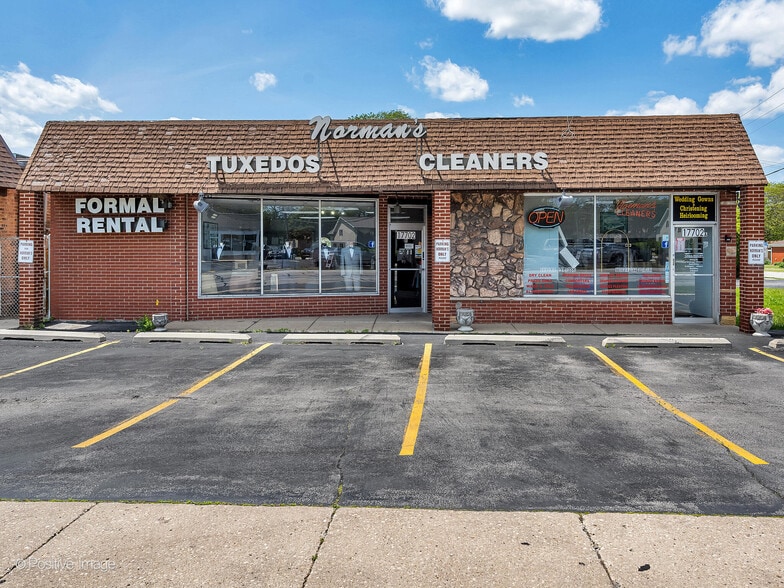 Primary Photo Of 17702 Oak Park Ave, Tinley Park Storefront Retail Office For Sale
