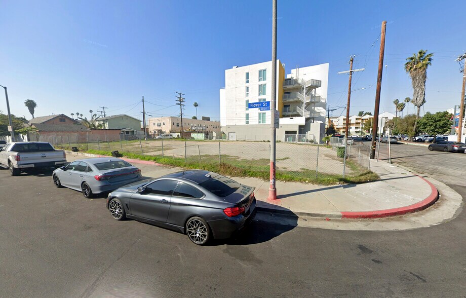 More Photos Of 452 W 40th Pl, Los Angeles Land For Sale