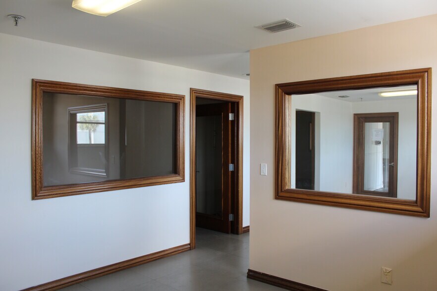 More Photos Of 1970 NW 70th Ave, Miami Warehouse For Lease