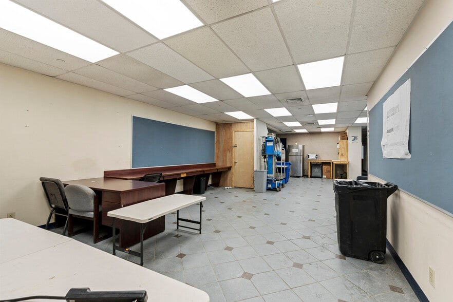 More Photos Of 4865 Arthur Kill Rd, Staten Island Warehouse For Sale