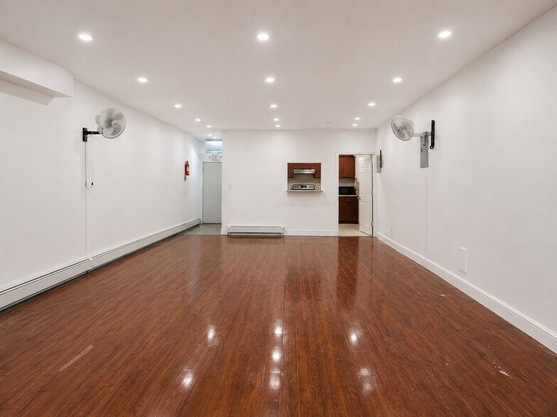 More Photos Of 107-24 Springfield Blvd, Queens Village Storefront Retail Residential For Lease