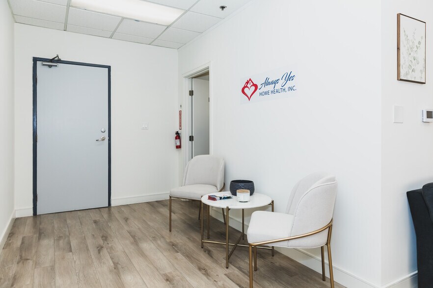 More Photos Of 111 N Jackson St, Glendale Office For Sale