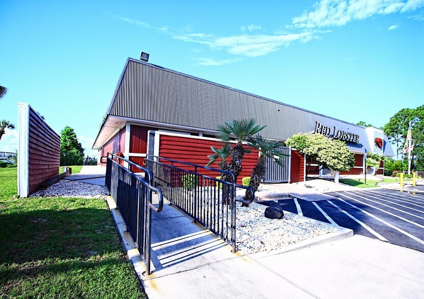 More Photos Of 326 Miracle Strip Pky SW, Fort Walton Beach Restaurant For Sale