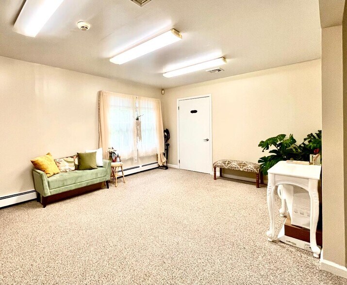 More Photos Of 366 Herbertsville Rd, Brick Medical For Lease