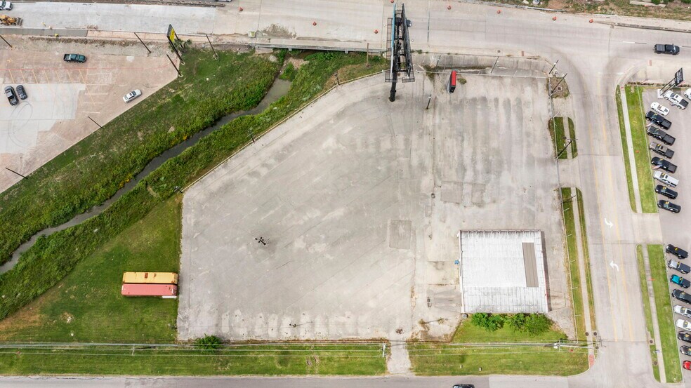 More Photos Of 3101 Gulf Fwy, Dickinson Auto Dealership For Sale