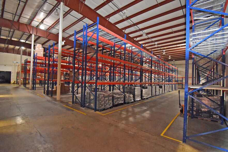 More Photos Of 4580 Cargo Dr, Columbus Manufacturing For Lease