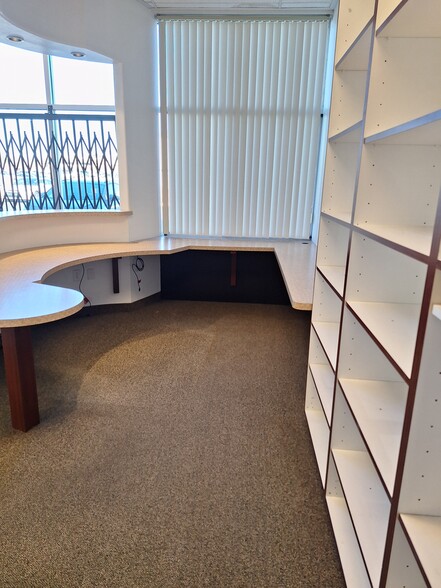 More Photos Of 2585 S Nellis Blvd, Las Vegas Freestanding For Lease