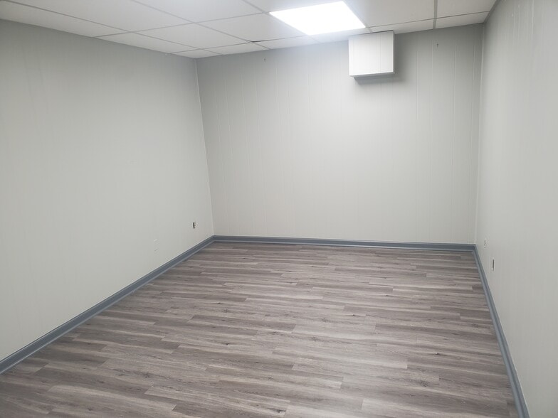 More Photos Of 6117 N College Ave, Indianapolis Medical For Lease