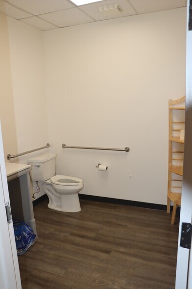 More Photos Of 12300-12306 Saratoga Sunnyvale Rd, Saratoga Freestanding For Lease