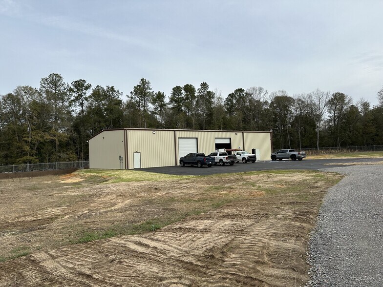 More Photos Of 39 Main St, Jackson Warehouse For Lease