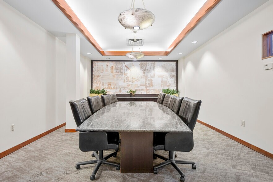 More Photos Of 40 Beaver St, Albany Office For Lease