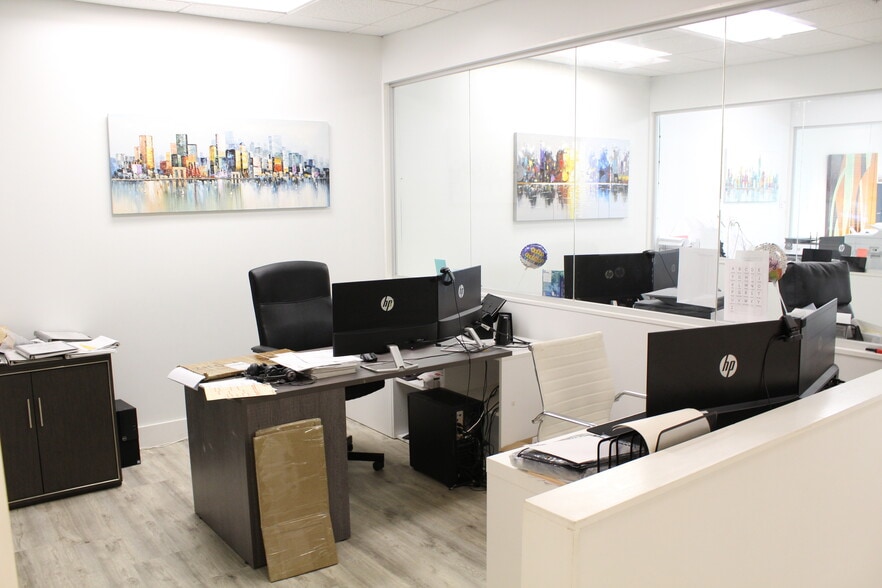 More Photos Of 6457 Hazeltine National Dr, Orlando Warehouse For Sale