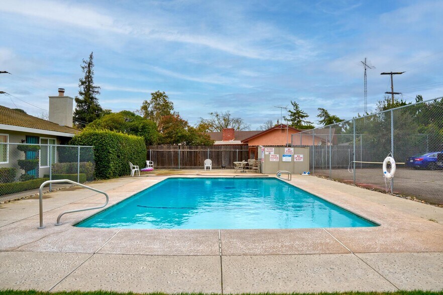 More Photos Of 3025 Tully Rd, Modesto Apartments For Sale