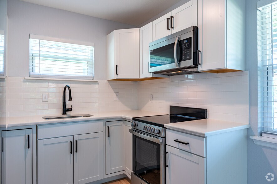 More Photos Of 324 30th Ave N, Saint Petersburg Apartments For Sale