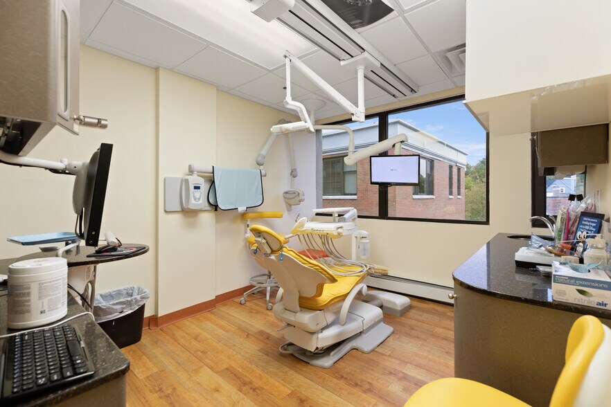 More Photos Of 1842 Beacon St, Brookline Medical For Sale