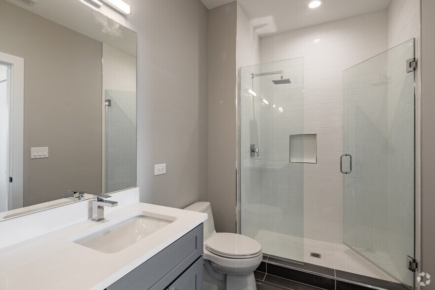 More Photos Of 3001 N Southport Ave, Chicago Apartments For Lease