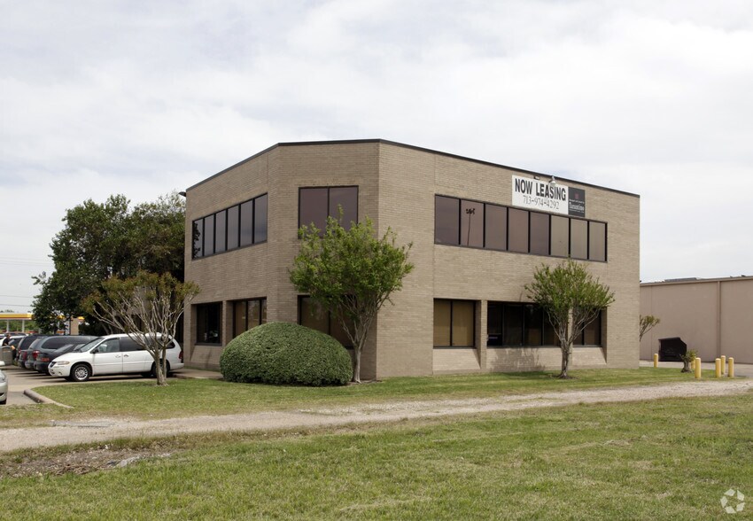 More Photos Of 6701 Pinemont Dr, Houston Office For Lease