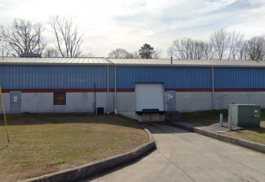 More Photos Of 127 River Bend Dr, Sevierville Warehouse For Lease