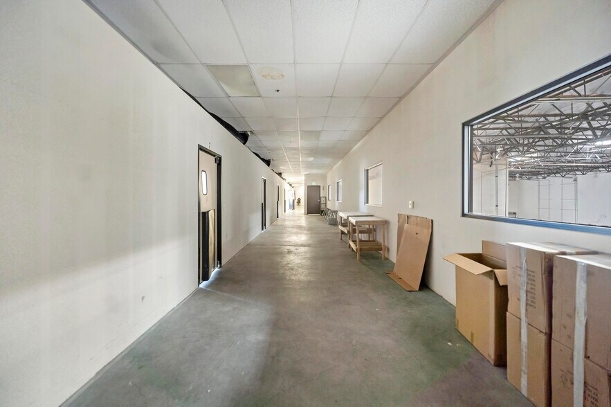 More Photos Of 2989 Lenwood Rd, Barstow Warehouse For Lease