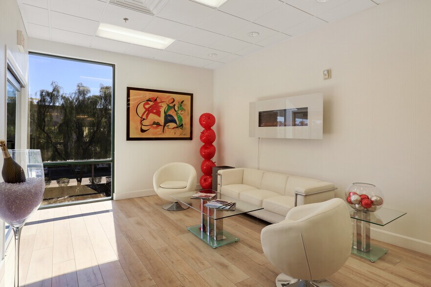 More Photos Of 2904 W Horizon Ridge Pky, Henderson Medical For Lease