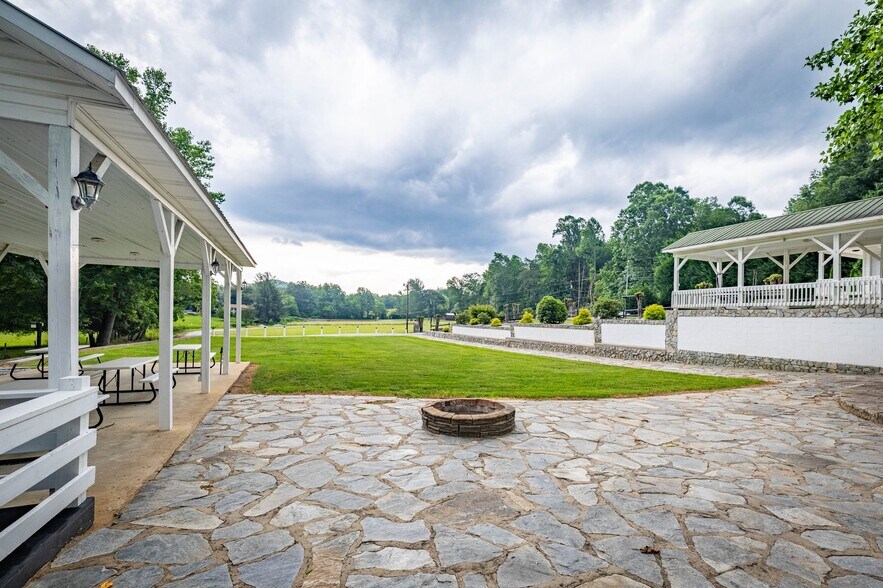 More Photos Of 200 Little Acres Dr, Marion Specialty For Sale