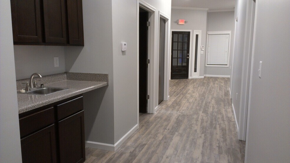 More Photos Of 6503 Hixson Pike, Hixson Storefront Retail Office For Lease