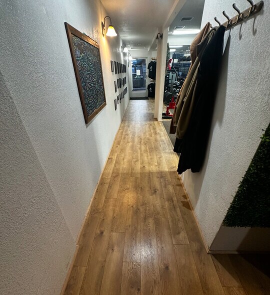 More Photos Of 208 N Main St, Cascade Storefront Retail Office For Sale