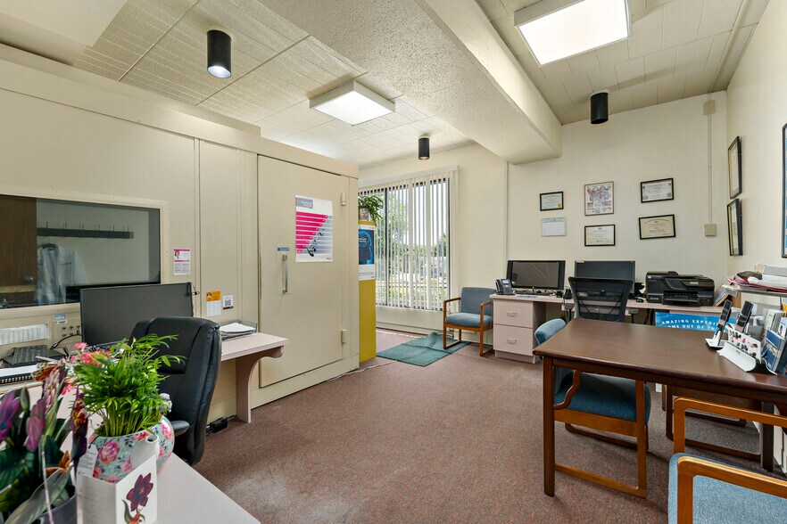 More Photos Of 7125 Saltsburg Rd, Pittsburgh Medical For Sale