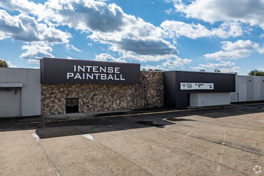 More Photos Of 3000 Atlantic Blvd NE, Canton General Retail For Lease