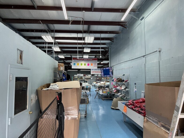 More Photos Of 6012-6014 E Hillsborough Ave, Tampa Unknown For Lease