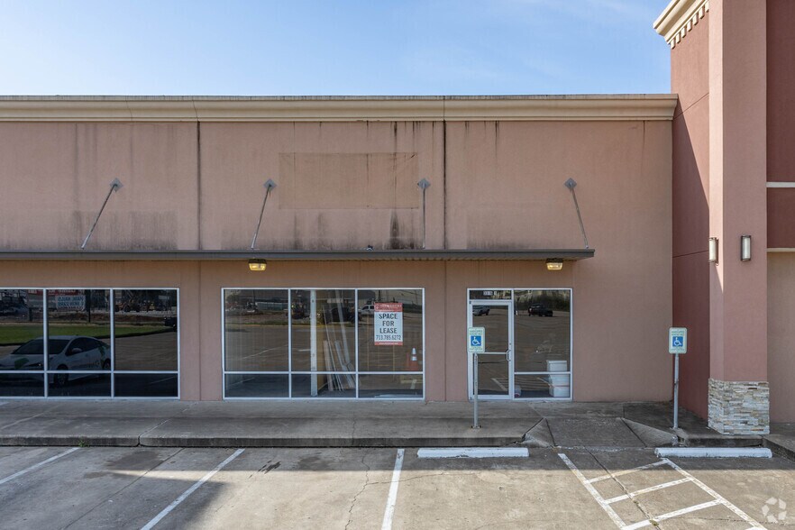More Photos Of 3316 Shaver St, South Houston General Retail For Lease