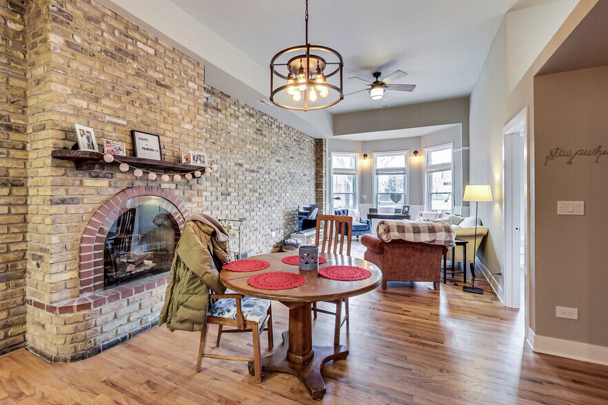 More Photos Of 2723 N Halsted St, Chicago Bar For Sale