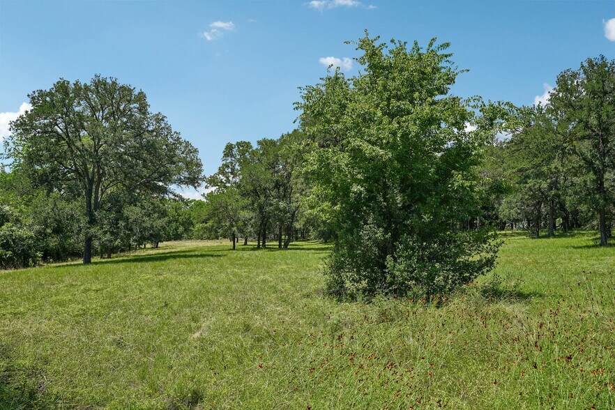 More Photos Of 10207 E Hwy 290, Fredericksburg Freestanding For Sale
