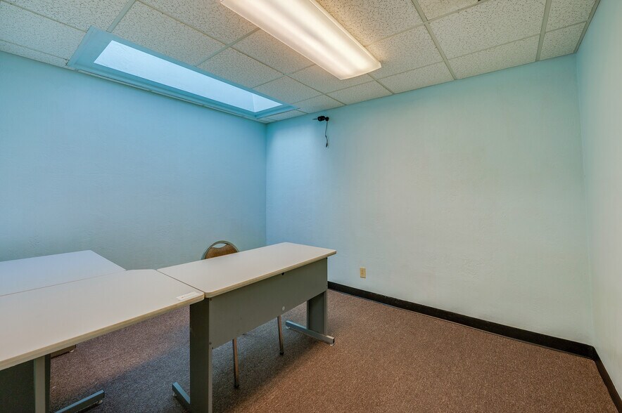 More Photos Of 2763 S Ridgewood Ave, South Daytona Office For Sale