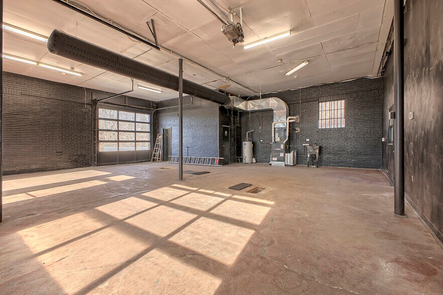 More Photos Of 6781 US-30, Jeannette Flex For Lease