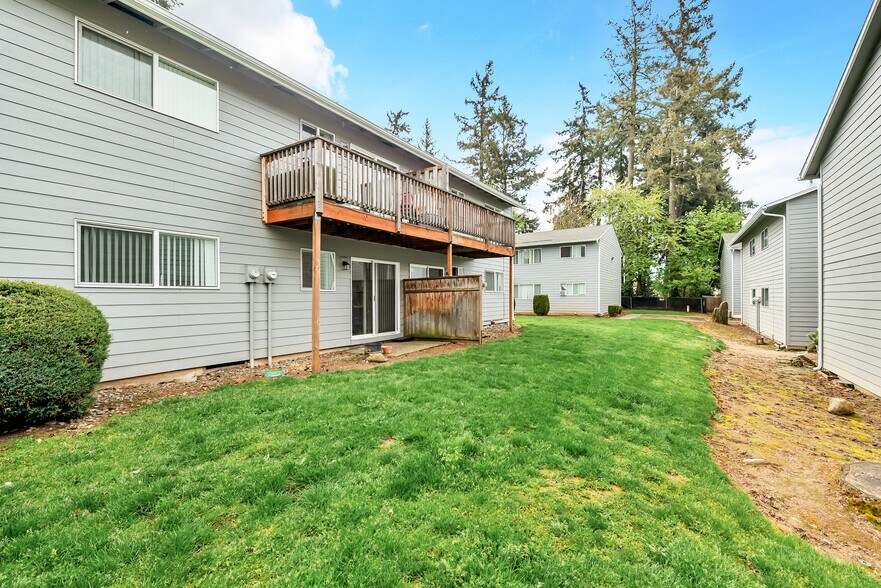 More Photos Of 16300-16400 E Burnside St, Gresham Apartments For Sale