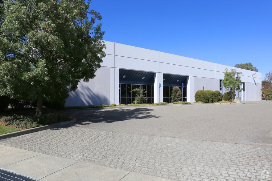 More Photos Of 740 Southpoint Blvd, Petaluma Industrial For Sale
